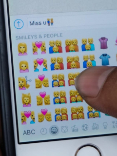 Emojis de WhatsApp, que integrará más de 100 navideños