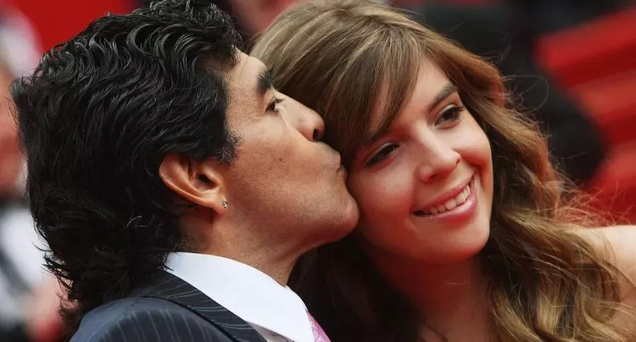 Diego Maradona en foto con su hija Dalma en 2008, ilustra nota sobre hijos y nietos de Maradona y quiénes se quedarán con su herencia.