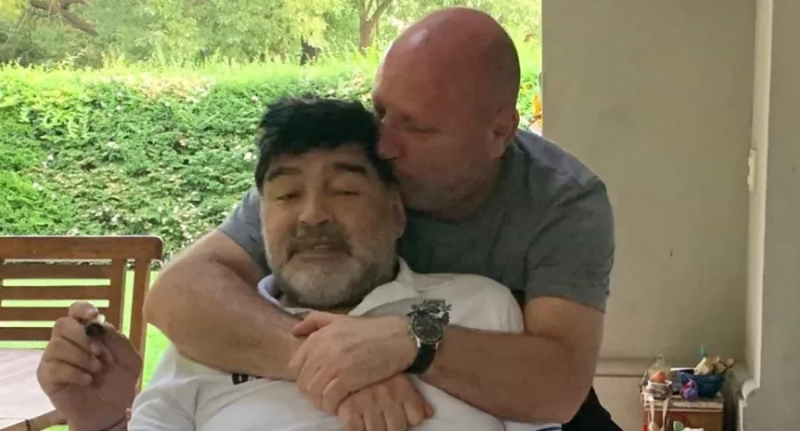 Mariano Israelit denuncian que a Diego Maradona lo emborrachaban en su propia casa. Imagen de referencia de ambos.