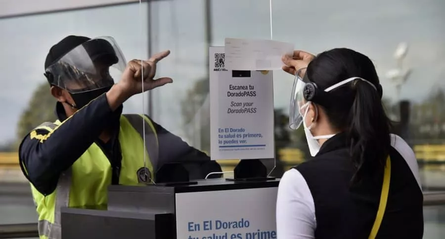 Aeropuerto El Dorado de Bogotá, dodne siguen sin pedir pruebas PCR.