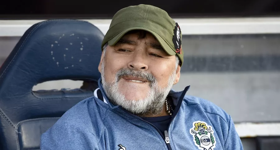 Diego Maradona, quien falleció el pasado miércoles en Argentina, durante un juego de Gimnasia.