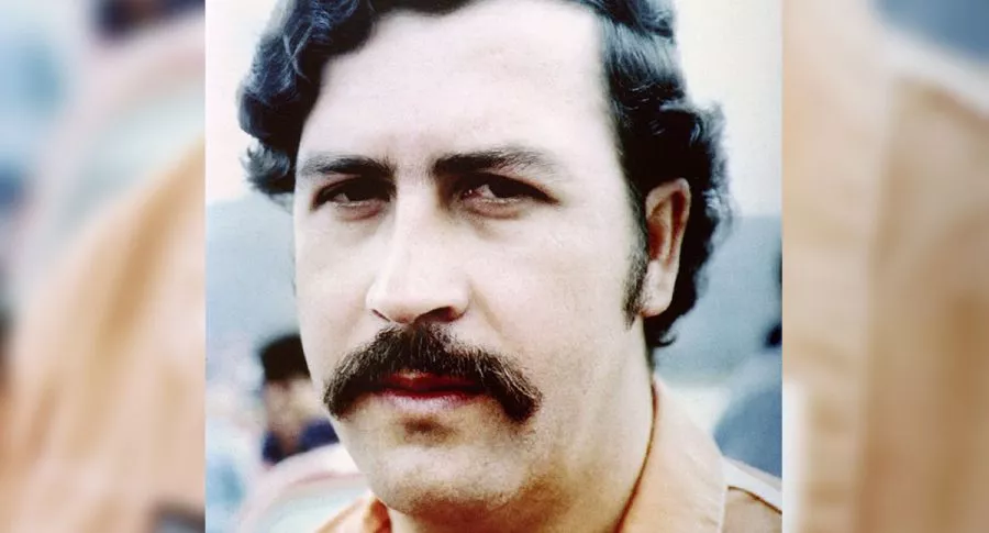 Foto de 1991 de Pablo Escobar, sobre quien se conoció porqué fue sepultado sin joyas.
