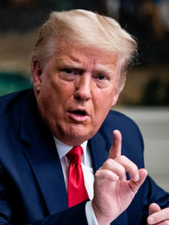 Trump da a entender que iría por presidencia en 2024.