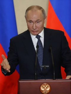 El presidente ruso Vladimir Putin ordenó comenzar una campaña masiva para inocular su vacuna Sputnik V.