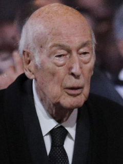 El expresidente francés Valery Giscard d'Estaing, fallecido este miércoles por coronavirus, cuando llegaba a un servicio religioso por el expresidente francés Jacques Chirac en la iglesia de Saint-Sulpice en París, en septiembre de 2019.