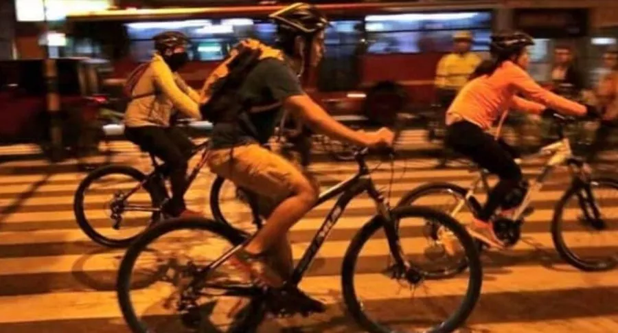 Hora y día de la ciclovía nocturna en Bogotá 2020.