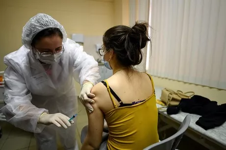 Vacuna contra COVID-19: en Rusia, decenas de personas ya recibieron la Sputnik V