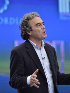 Akerman recrimina actitud de Fajardo en caso Hidroituango