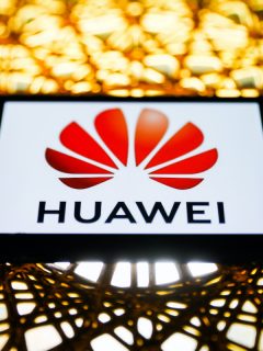 Logotipo de Huawei para ilustrar nota sobre qué es y cómo actualizar EMUI