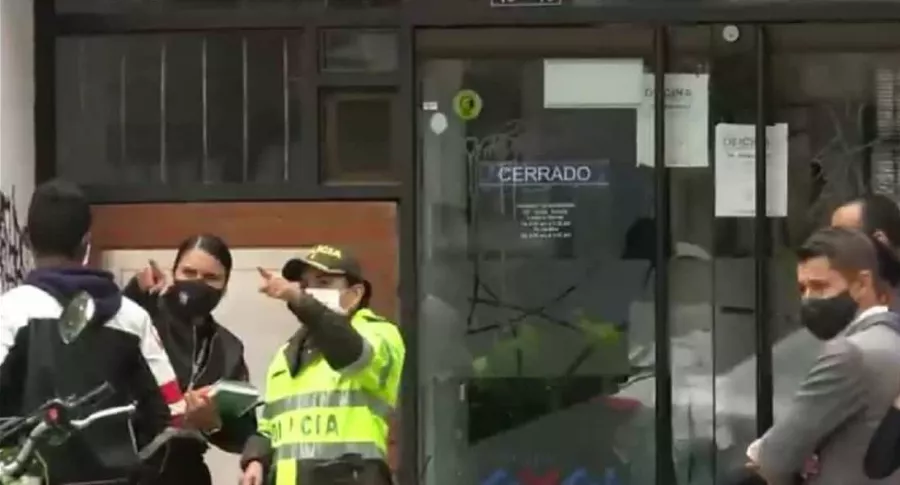 Imagen del Banco de Bogotá en donde ladrones, armados con pistolas, robaron dinero este 7 de diciembre