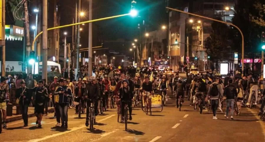 Alcaldía de Bogotá cancela ciclovía nocturna de diciembre