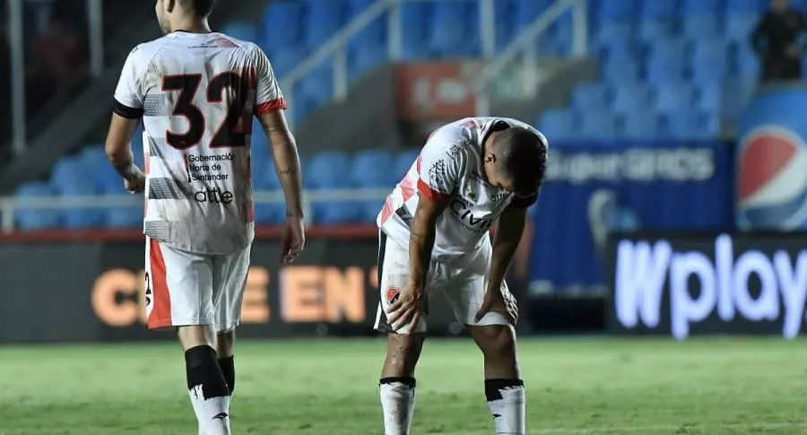 Después de la desaparición del Cúcuta Deportivo, dos equipos más corren el riesgo de experimentar el mismo destino.
