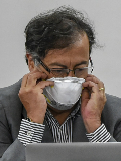 Gustavo Petro, que volvió a compartir una 'fake news'