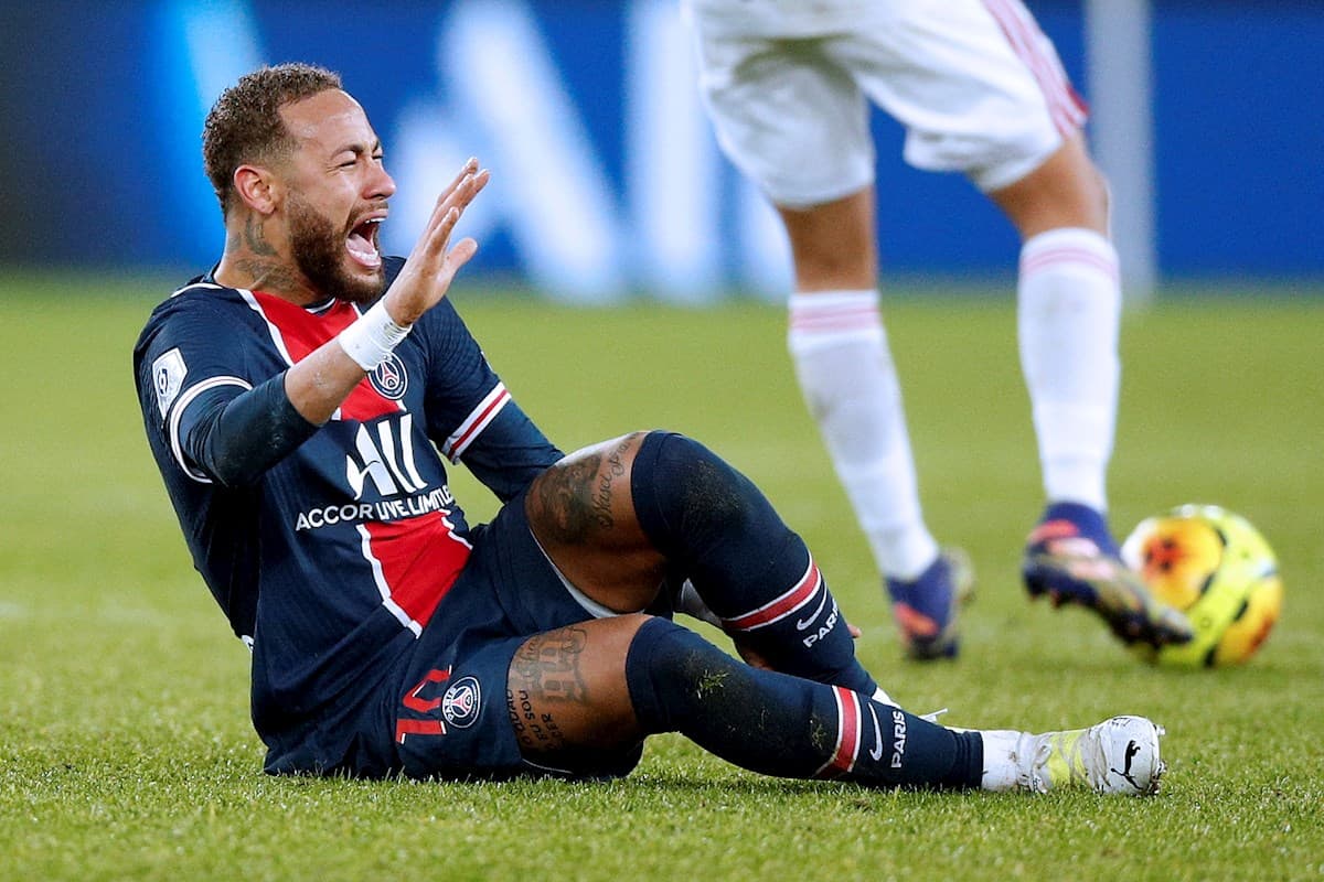 Neymar lesión hoy video: llorando y patada en el tobillo