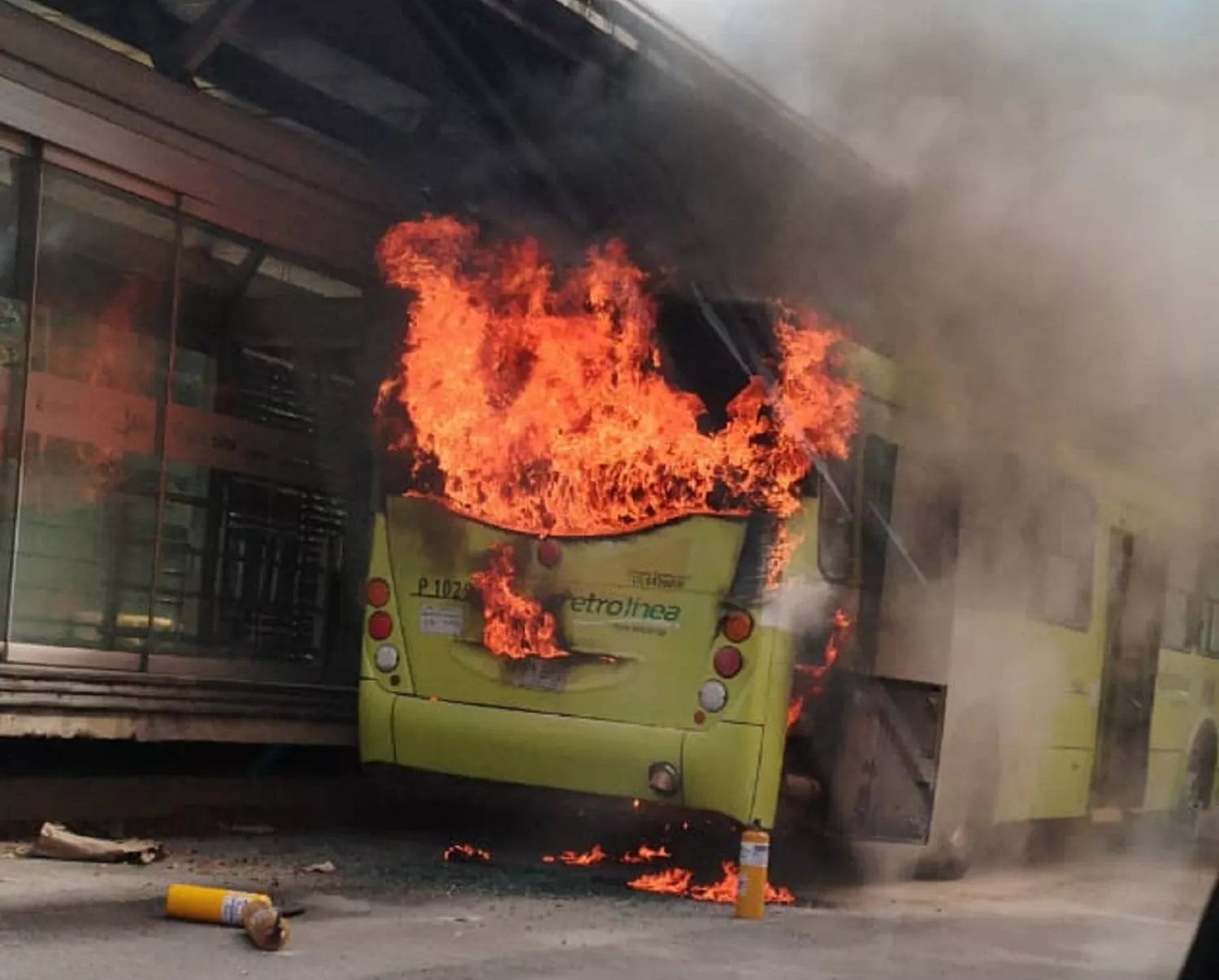 Bus del Metrovía, que se incendió en Bucaramanga. 