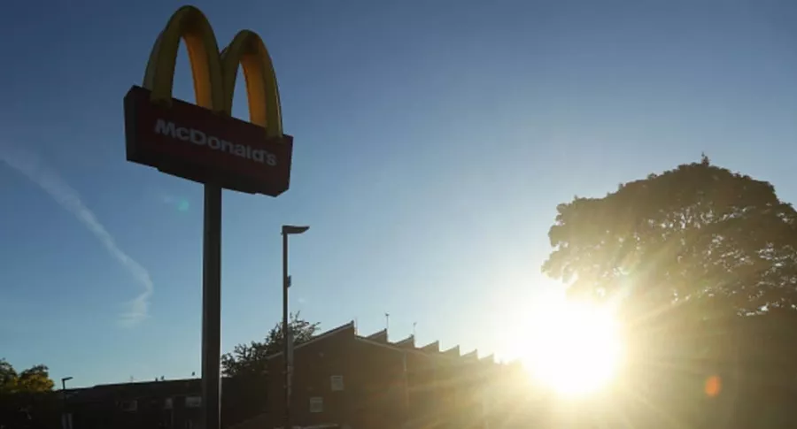 Un McDonalds, de donde policías dejaron escapar a sospechoso por comprar hamburguesas