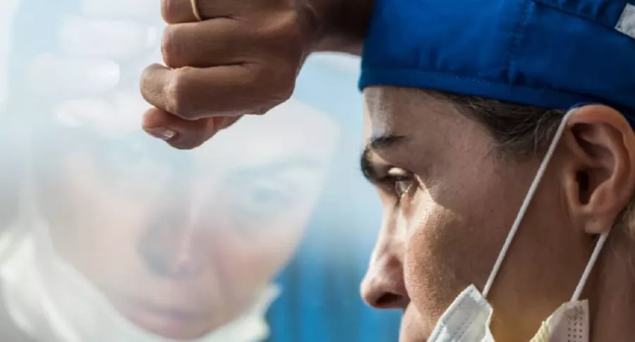 Imagen de una enfermera, que resume caso del personal de salud al que le deben 4 meses de salario y la prima en hospital San Francisco de Asís en Chocó