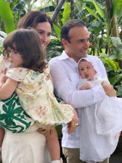 Foto de Taliana Vargas y Alejandro Éder, quienes bautizaron a su hijo