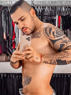 Foto de Jessi Uribe, quien se hizo reducción de papada
