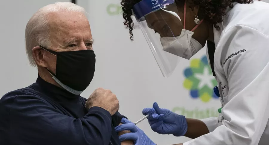 Joe Biden y su esposa se aplicaron vacuna de Pfizer y BioNTech
