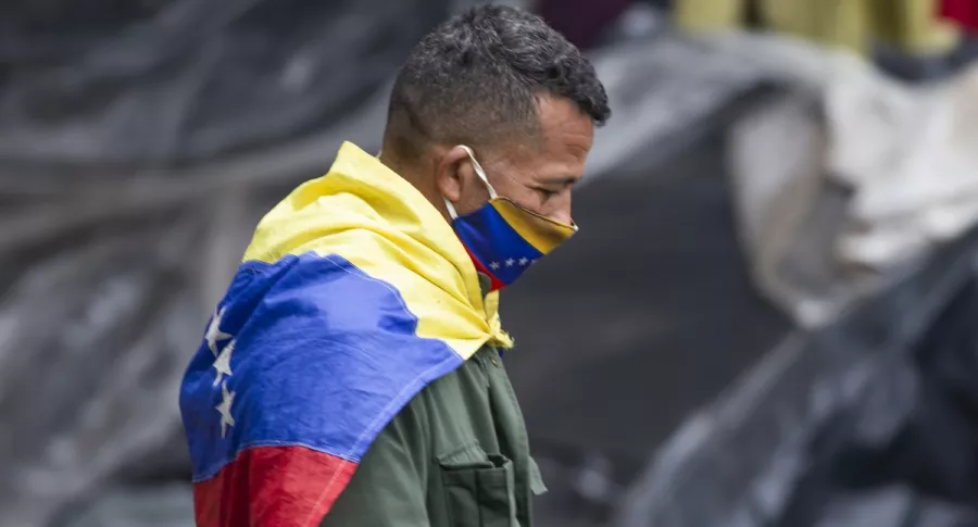 Críticas a Duque por no vacunar a todos los venezolanos. Migrantes venezolanos en Colombia.