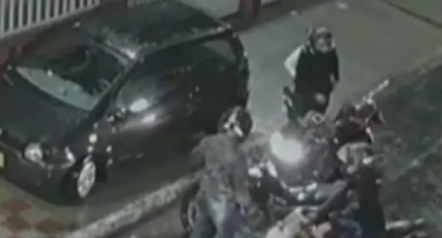 Hombre evitó que ladrones le robaran moto en Bogotá.