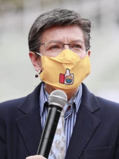 El representante Gabriel Santos formuló críticas a Claudia López por sus medidas para la pandemia en Bogotá.