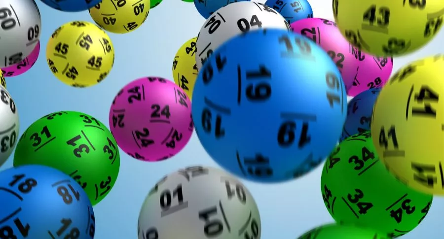 Balotas, ilustran nota de qué chances y loterías juegan en Navidad (diciembre 24), y resultados.