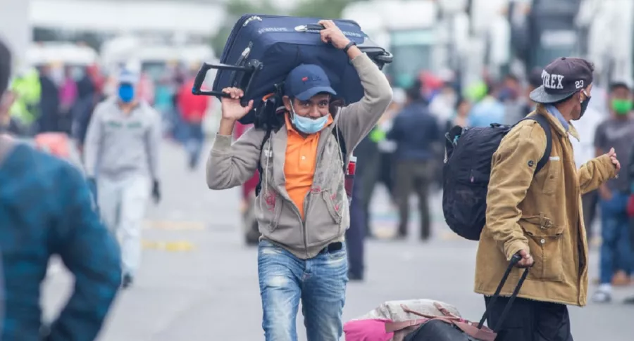 Grupos ilegales y autoridades colombianas y venezolanas hacen su aguinaldo en la frontera.