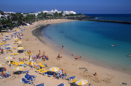 La Alcaldía de Cartagena habilitó actividades turísticas en Playa Blanca, para reactivar la economía.