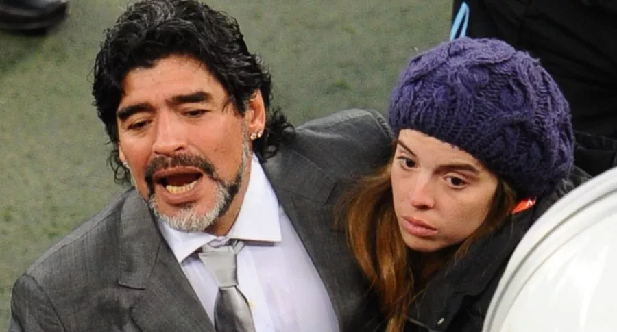 Diego Maradona y su hija Dalma, quien junto a su hermana Giannina se hizo un tatuaje en honor a su padre