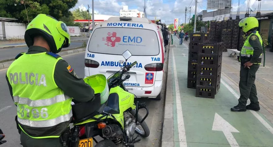 Ambulancia que fue inmovilizada en Montería, Córdoba, en la que pretendían transportan cervezas