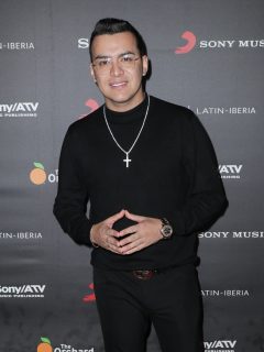 Yeison Jiménez, cantante que respondió calientes preguntas de sus fans.