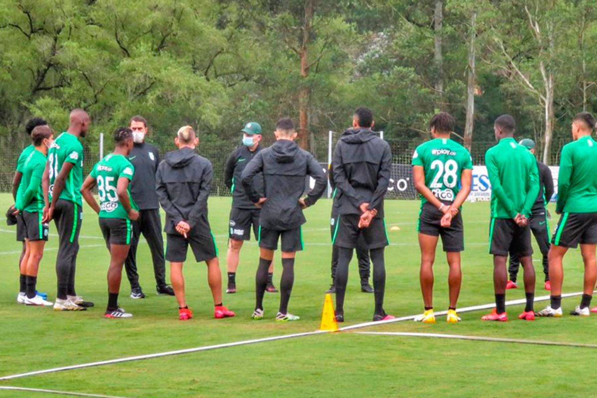 Atletico Nacional Refuerzos Carlos Sanchez Rak Riquelme Negociaciones