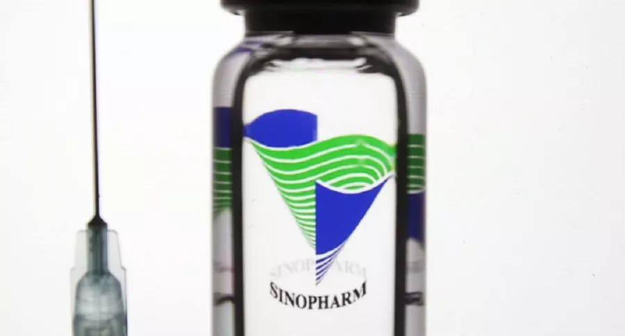 La primera vacuna que aprueba China es del laboratorio Sinopharm, de ese mismo país.