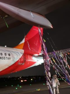 Parte de avión de Avianca que se enredó con globo, mientras aterrizaba en el aeropuerto El Dorado, de Bogotá