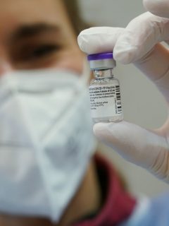 Vacuna contra el coronavirus de Pfizer, ilustra nota de sanitaria de Portugal que falleció de manera súbita tras vacunarse