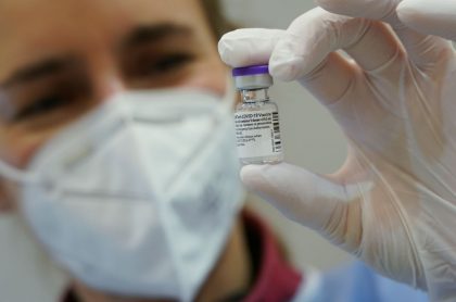 Vacuna contra el coronavirus de Pfizer, ilustra nota de sanitaria de Portugal que falleció de manera súbita tras vacunarse