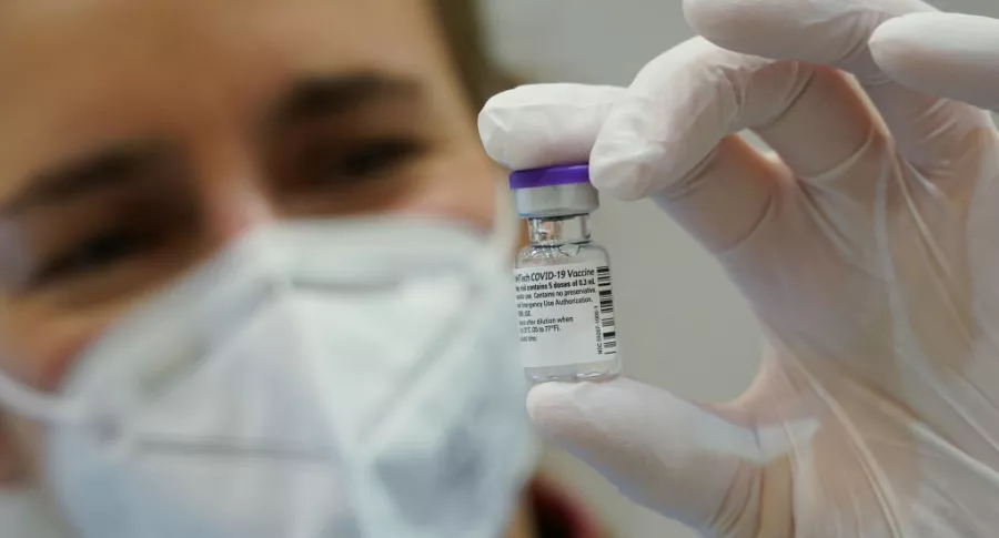Vacuna contra el coronavirus de Pfizer, ilustra nota de sanitaria de Portugal que falleció de manera súbita tras vacunarse