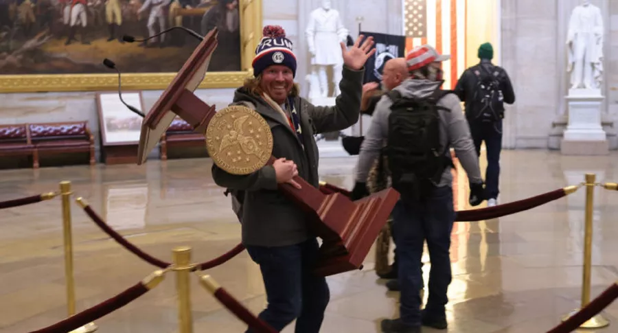 Imagen de los invasores del Capitolio en Washington. 
