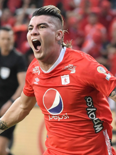 Michael Rangel celebrando un gol con América, quien ahora es nuevo jugador de Santa Fe