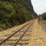 Tren arrolla a hombre que, borracho, se durmió en la carrilera, en Santander