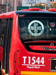 Imagen de un bus de Transmilenio, que ilustra un accidente en Bogotá.