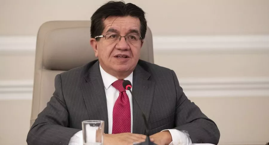 Fernando Ruiz, ministro de Salud, que le respondió a los que le piden explicaciones sobre contratos para comprar vacunas