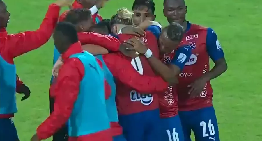 En el debut de 'Bolillo', Medellín elimina a Junior en Copa Colombia. 