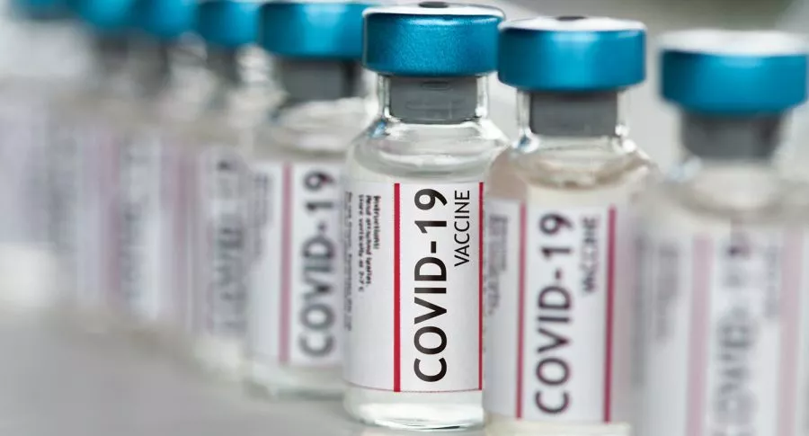 Image de vacunas contra COVID-19 ilustra nota sobre precios y fechas de contratos de Colombia para tener las dosis