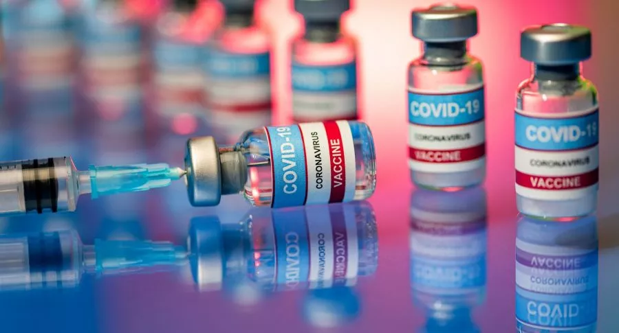Vacunas contra  COVID-19 ilustra nota de parte de tranquilidad que dio la Contraloría sobre contratos de vacunas