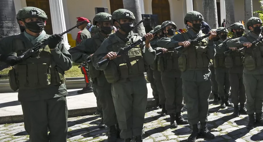 Imagen de militares venezolanos ilustra artículo Iraníes están formando militares en Venezuela 