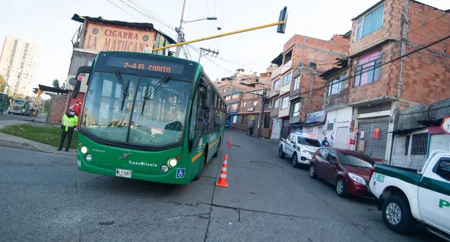 Bus en Bogotá, como el que fue asaltado este lunes 18 de enero por una banda de venezolanos