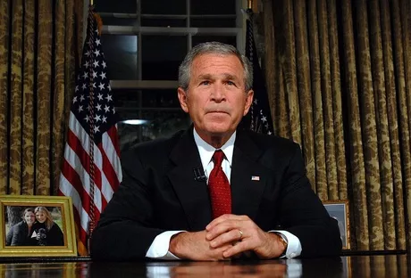 George W. Bush fue el presidente número 42 de Estados Unidos. Lo hizo entre 2001 y 2009 y fue el que tuvo que hacer frente a los ataques terroristas del 11 de septiembre de 2001 / Getty Images.
